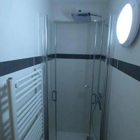 2 Pieces + Mezzanine, 42m², 4 Pers, Balcon Sud, Proche Commerces Et Bus Au Grand-bornand - Fr-1-458-155 Apartment *