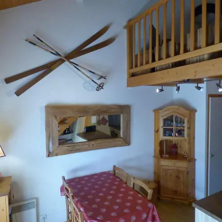 2 Pieces + Mezzanine, 42m², 4 Pers, Balcon Sud, Proche Commerces Et Bus Au Grand-bornand - Fr-1-458-155 Apartment Le Grand-Bornand