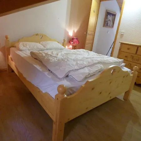 2 Pieces + Mezzanine, 42m², 4 Pers, Balcon Sud, Proche Commerces Et Bus Au Grand-bornand - Fr-1-458-155